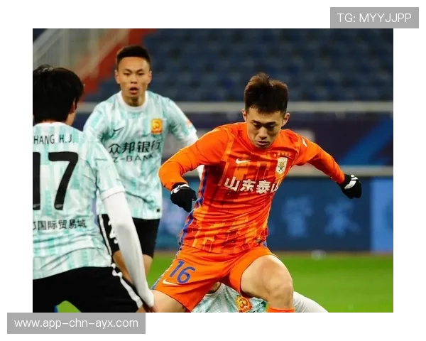 山东泰山阿卜杜肉苏力连续助攻，球队攻势如潮