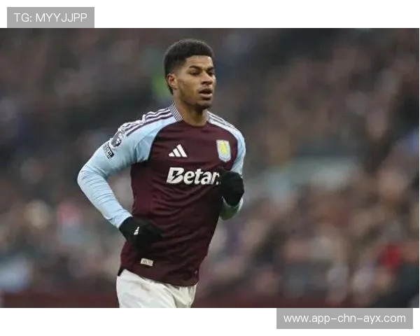 拉什福德低平球穿透对方防线得分