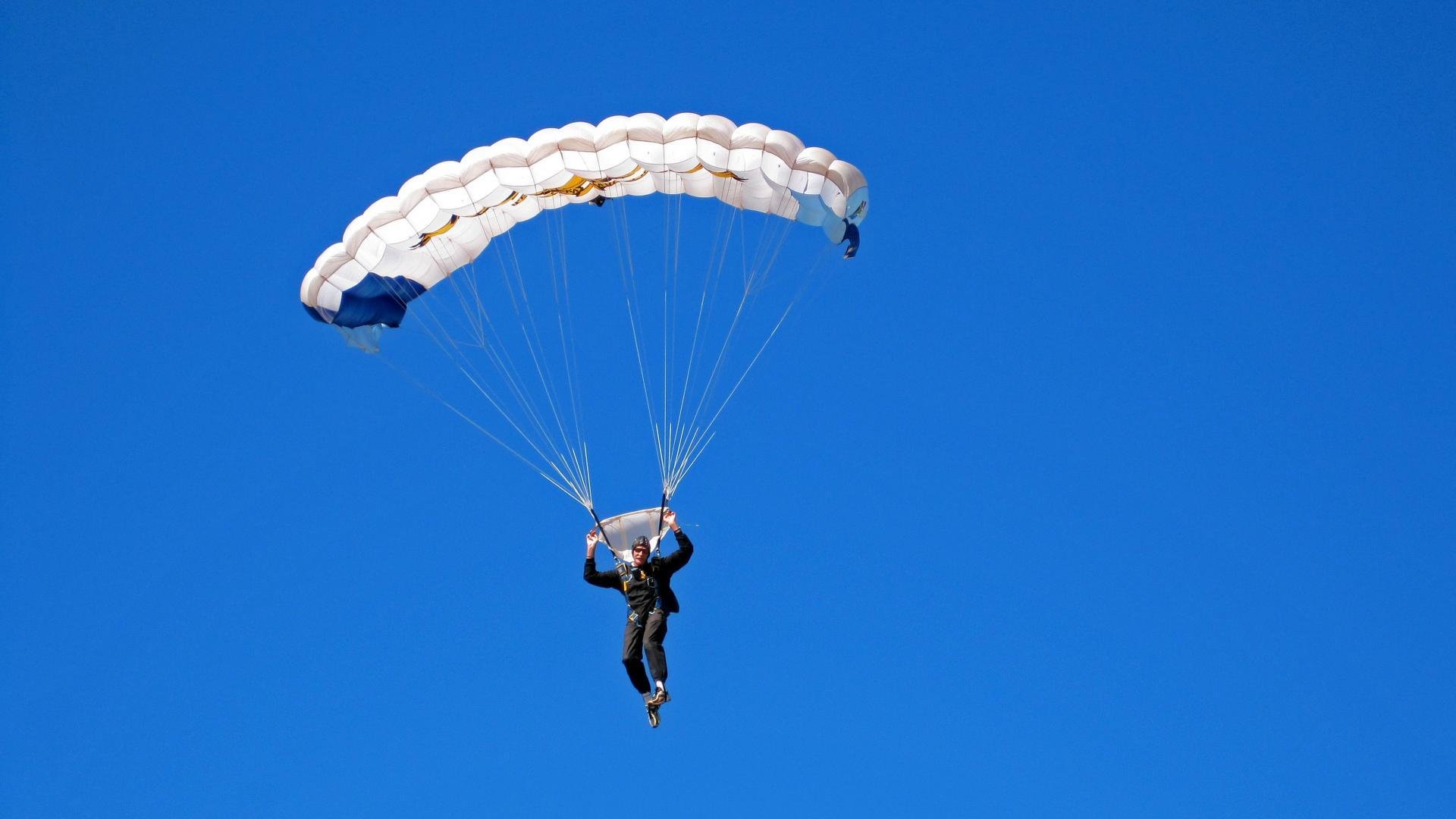 爱游戏体育app-“武汉马拉松：挑战极限，谁能破纪录？”