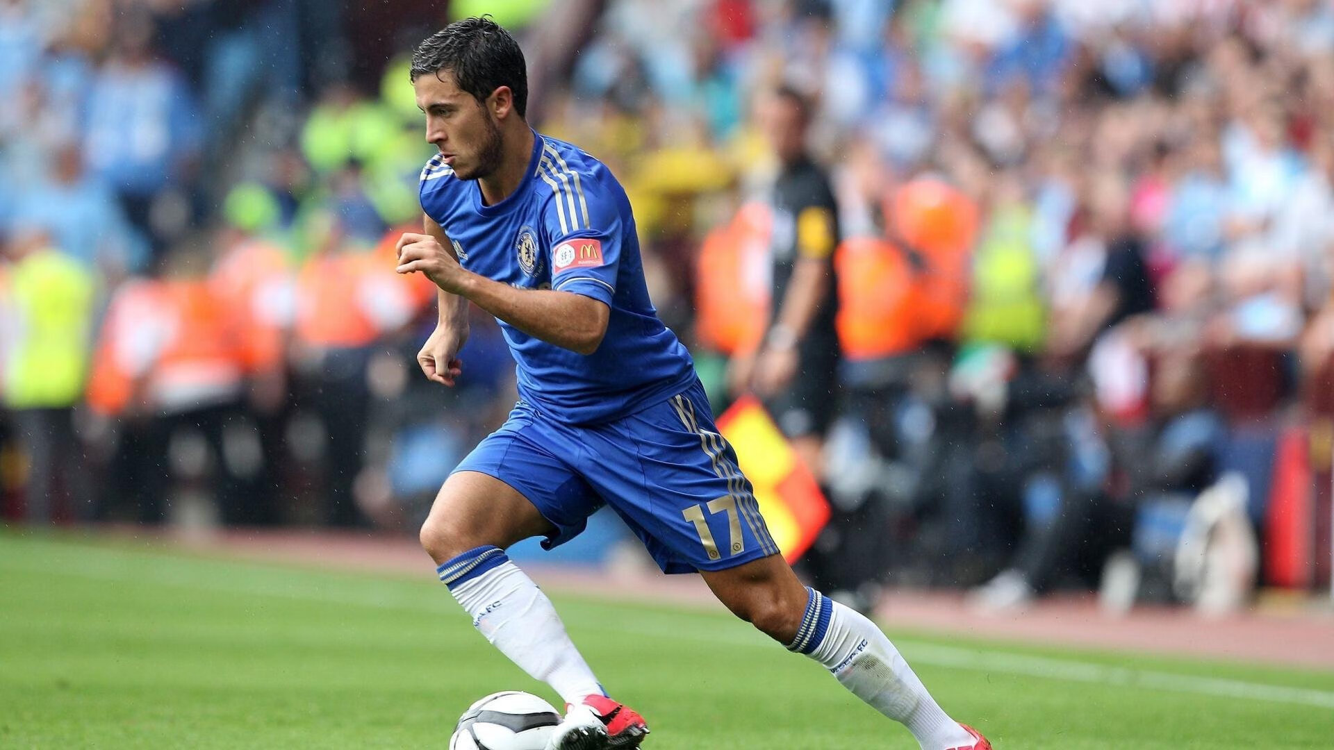 爱游戏app安装-英超疯狂反击：快节奏让场面热血沸腾，英超太强